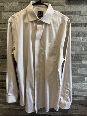 Jos. A. Bank Men's Light Gray Dress Shirt with Chest Pocket